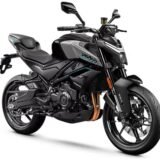 CF Moto 450NK G2: la naked honesta, puro músculo a la vista, con carácter propio